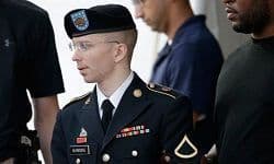Bradley Manning dans une tentative ultime pour obtenir le rejet de l’accusation d’« aide à l’ennemi » (The Guardian)