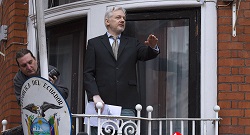 Julian Assange privé d’Internet, WikiLeaks dénonce