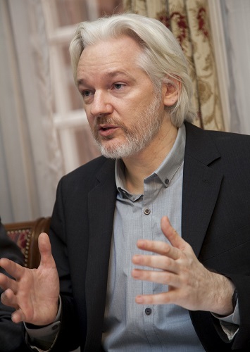 Démasquer la torture de Julian Assange (Medium)
