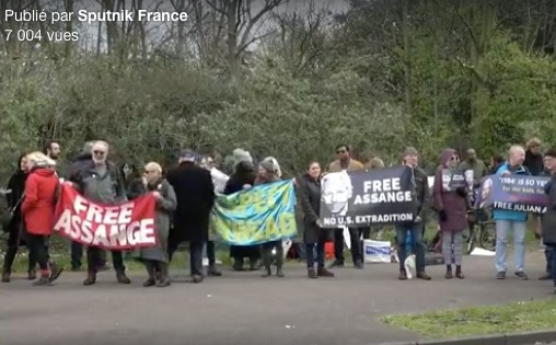 Des centaines de personnes se réunissent à Londres pour exiger la liberté de Julian Assange