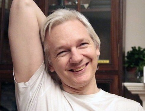 Assange est sorti de l’isolement dans une prison britannique