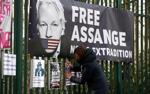 Le cas de Julian Assange met en lumière l’hypocrisie britannique en matière de liberté de la presse (Middle East Eye)