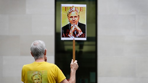 L’affaire Julian Assange à nouveau retardée dans des circonstances bizarres (Mint Press News)
