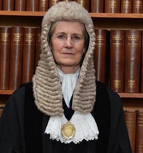 Affaire Julian Assange : Plainte contre la juge Lady Emma Arbuthnot.