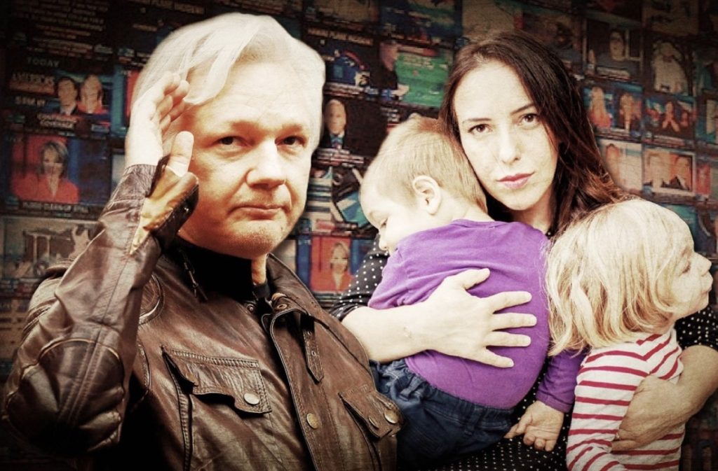 La fiancée de Julian Assange s’entretient avec Revolver pour dévoiler la stratégie de l’Etat Profond visant à supprimer notre Premier Amendement