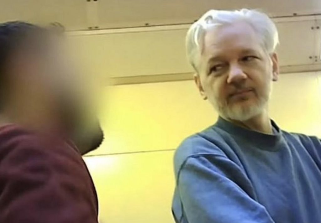 Julian Assange testé positif au COVID-19